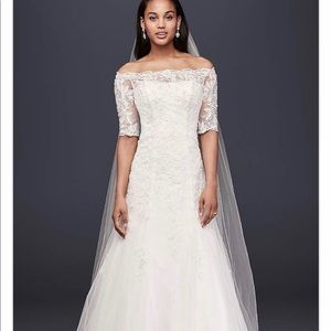 Jewel 3/4 sleeve wedding dress NWT size 12